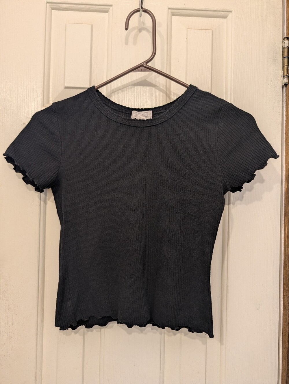 Vintage 1990s Lettuce Hem Cap Sleeve Black Ribbed Basic Babydoll Tee Size Small